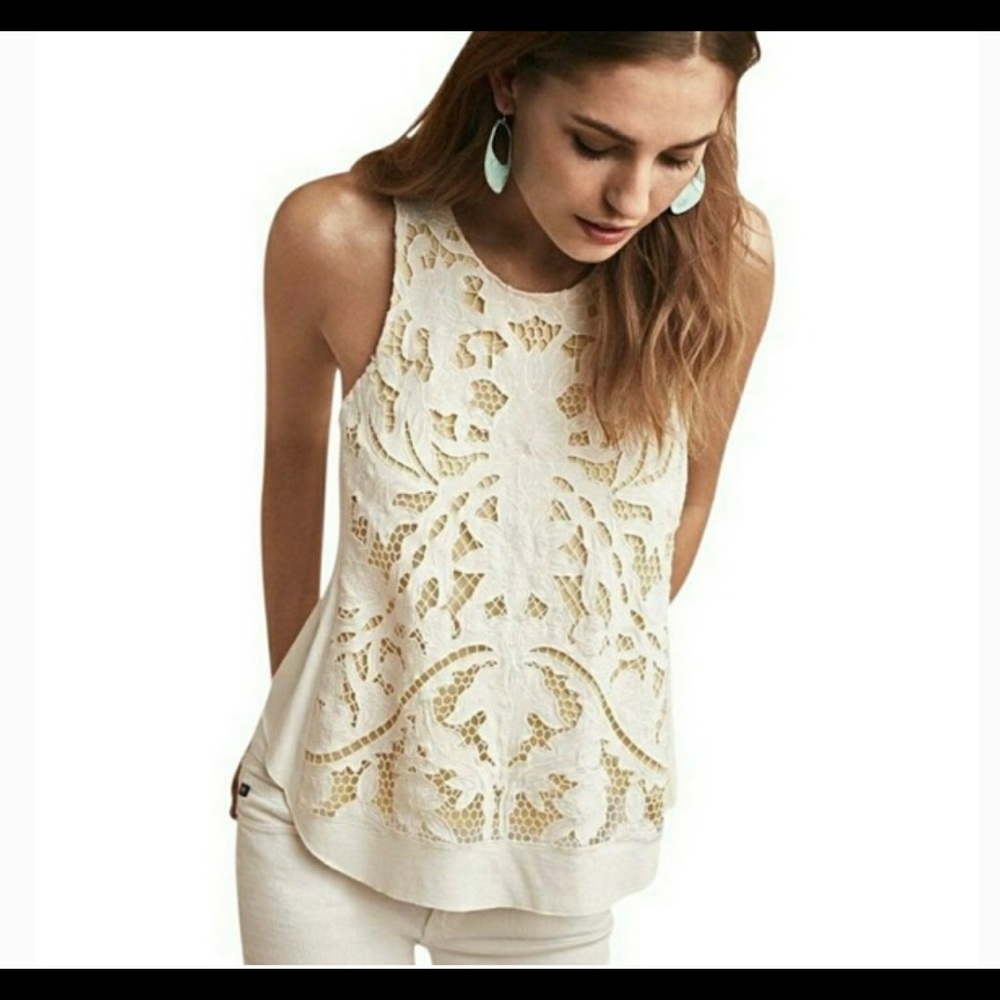 Anthro Akemi & Kin lace racer back top M
